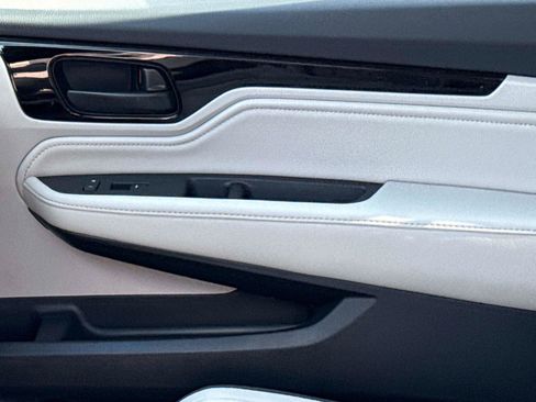 New 2026 Honda Odyssey Touring image 23