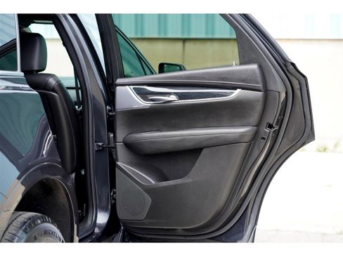 Used 2020 Cadillac XT5 Premium Luxury image 31