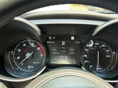 Used 2023 Alfa Romeo Giulia Veloce AWD/4WD image 26