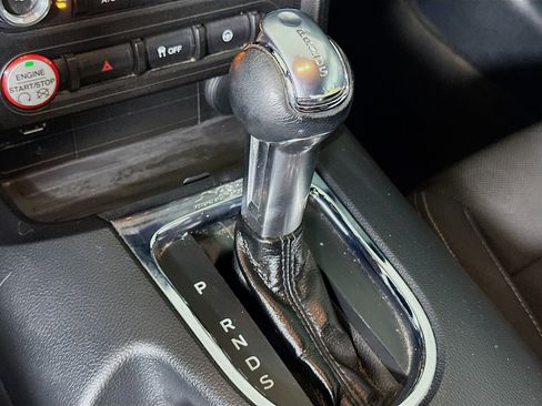 Used 2015 Ford Mustang Coupe image 24