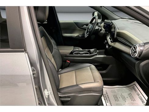 Used 2025 Chevrolet Equinox LT w/ Convenience Package II AWD/4WD image 8