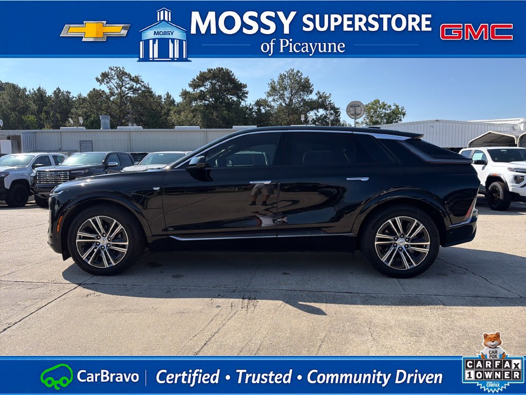 Certified 2025 Cadillac Lyriq Luxury AWD/4WD image 3