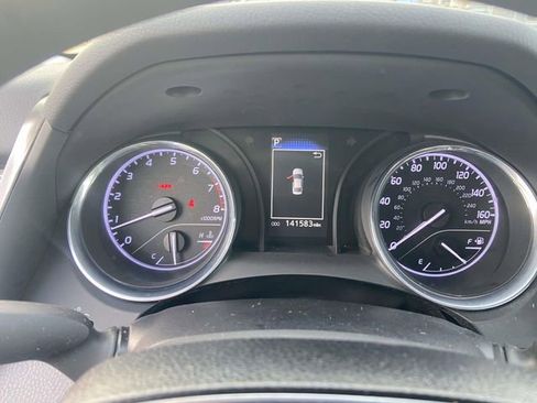 Used 2020 Toyota Camry LE image 18