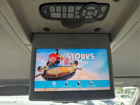 Used 2012 Chrysler Town & Country Touring-L w/ Entertainment Group #2 FWD image 32