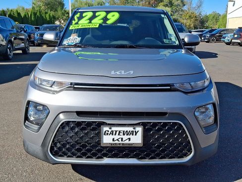 Used 2022 Kia Soul LX w/ Technology Package image 2