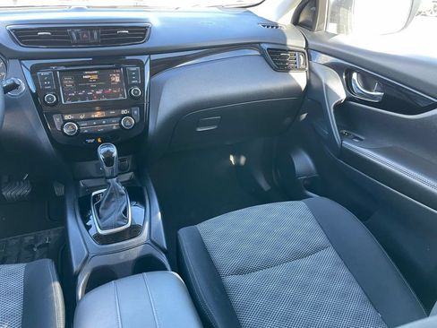 Certified 2022 Nissan Rogue Sport SV AWD/4WD image 9