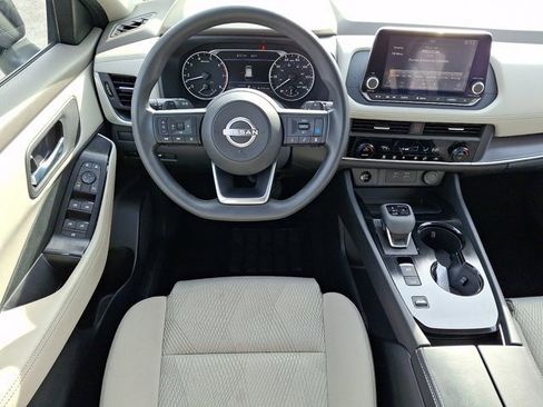 Used 2024 Nissan Rogue SV image 14