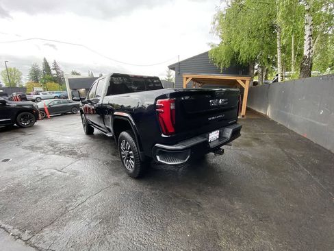 Used 2024 GMC Sierra 3500 Denali Ultimate AWD/4WD image 4