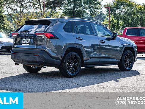 Used 2021 Toyota RAV4 LE image 6