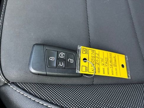 Used 2022 Volkswagen Taos SE image 17