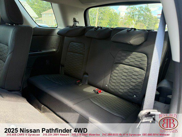 Used 2025 Nissan Pathfinder SV AWD/4WD image 12