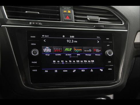 Certified 2023 Volkswagen Tiguan SEL R-Line AWD/4WD image 10
