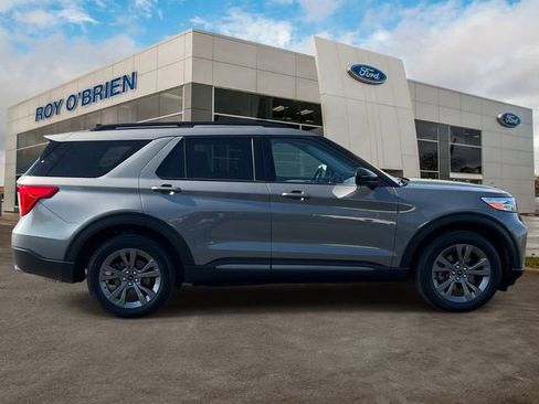Certified 2023 Ford Explorer XLT w/ Equipment Group 202A AWD/4WD image 6