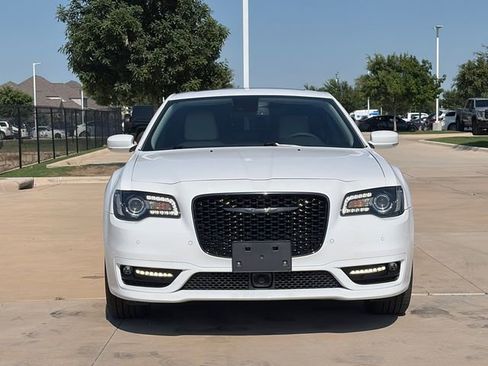 Used 2023 Chrysler 300 Touring L w/ Popular Equipment Group AWD/4WD image 2