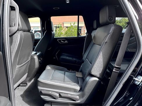 Used 2023 Chevrolet Tahoe LT w/ Luxury Package AWD/4WD image 32