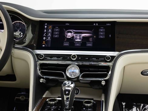 Used 2024 Bentley Flying Spur Azure AWD/4WD image 18