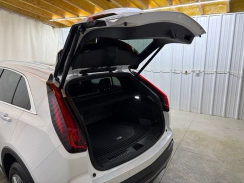 Used 2020 Cadillac XT4 Premium Luxury w/ Cold Weather Package FWD image 10
