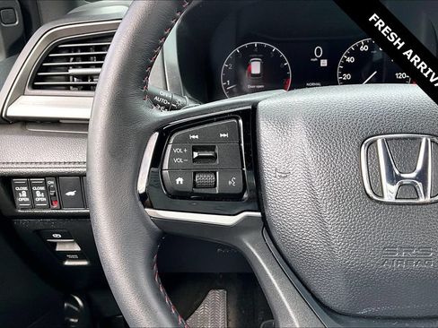 Used 2025 Honda Odyssey Sport-L image 12