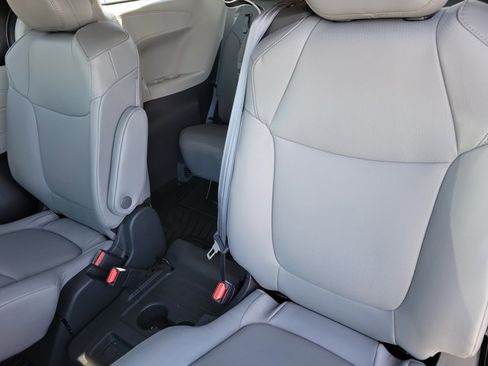Used 2024 Toyota Sienna XLE image 11