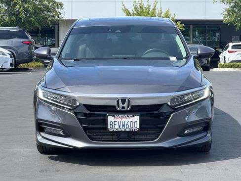 Used 2018 Honda Accord Touring image 10