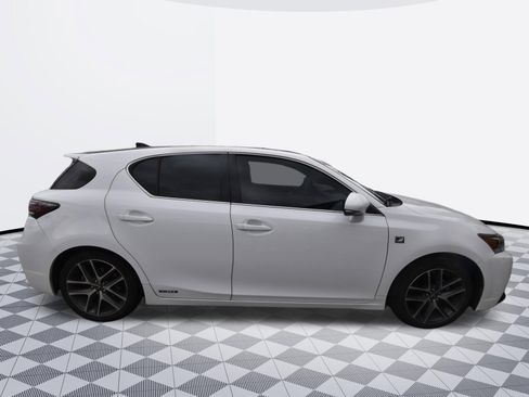 Used 2017 Lexus CT 200h w/ Navigation System Package FWD image 6