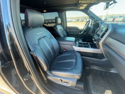 Used 2022 Ford F350 Platinum image 31