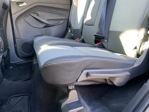 Used 2017 Ford Escape SE w/ SE Cold Weather Package AWD/4WD image 14