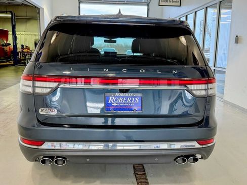 Used 2023 Lincoln Aviator Reserve w/ Equipment Group 201A image 4