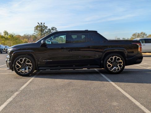 Used 2024 Chevrolet Silverado EV RST image 6