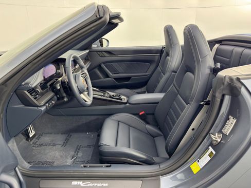 Used 2025 Porsche 911 Carrera image 15