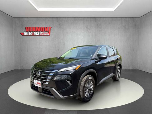 Used 2024 Nissan Rogue S AWD/4WD image 3