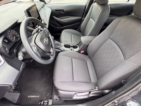 Used 2025 Toyota Corolla LE image 11