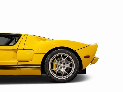 Used 2005 Ford GT image 20