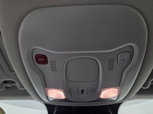 Used 2020 Jeep Renegade Trailhawk w/ UConnect 8.4 Nav Group AWD/4WD image 14