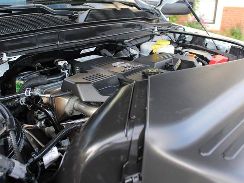 Used 2024 RAM 3500 Tradesman w/ Chrome Appearance Group image 20