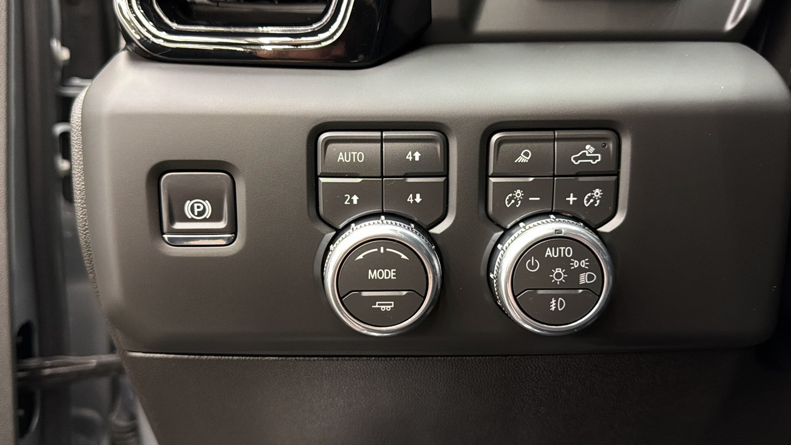 Used 2026 GMC Sierra 2500 AT4X AWD/4WD image 31