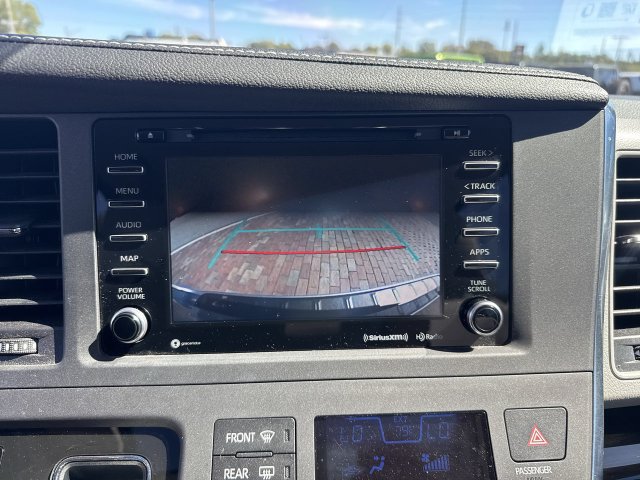 Used 2019 Toyota Sienna XLE Premium FWD image 19
