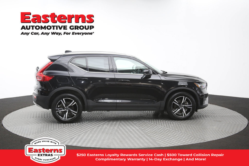 Used 2023 Volvo XC40 B5 Plus AWD/4WD image 46
