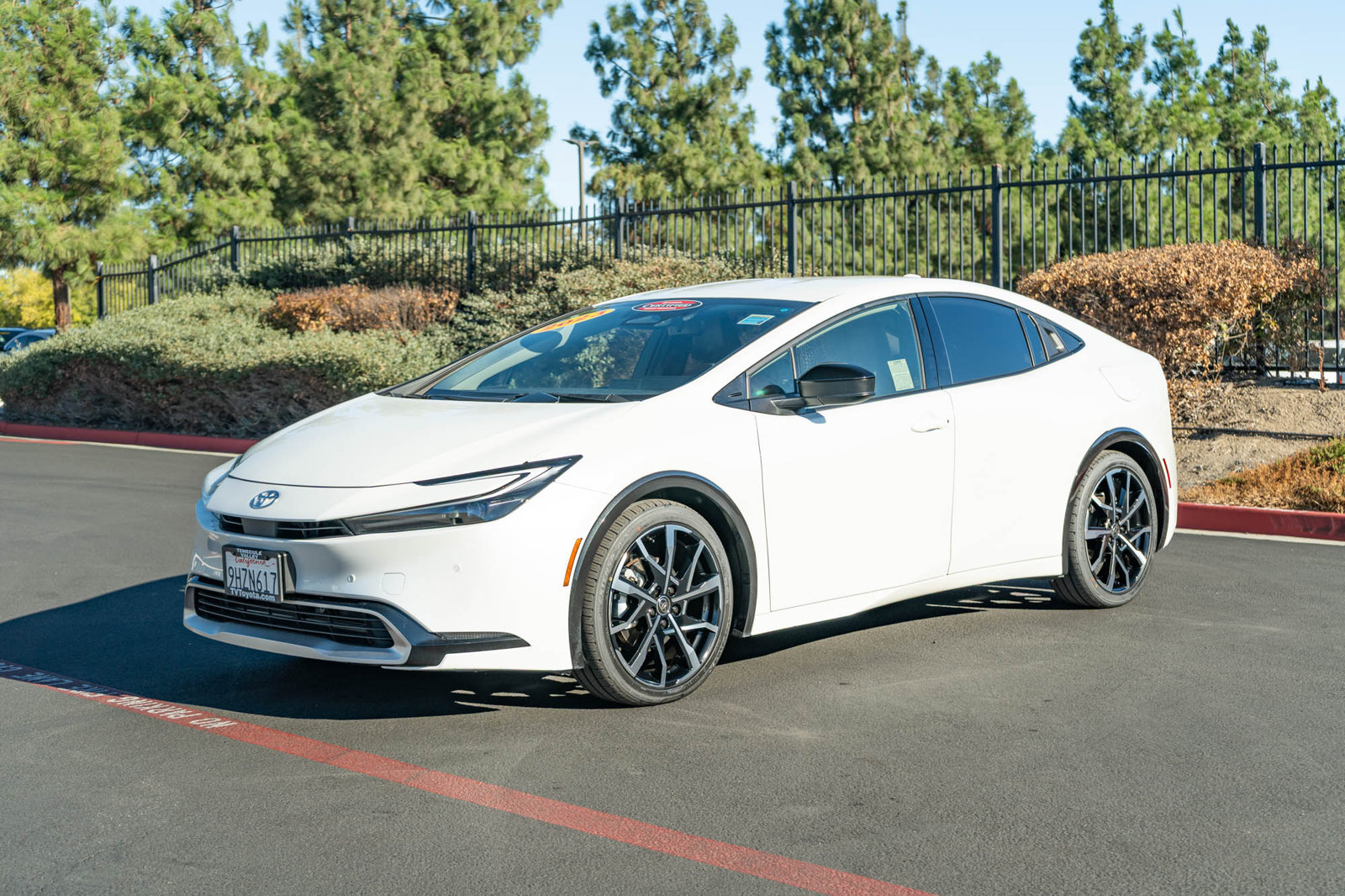 Certified 2023 Toyota Prius Prime FWD image 3