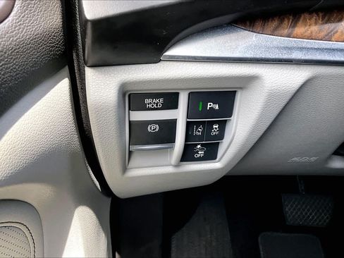 Used 2020 Acura MDX w/ Technology Package FWD image 33