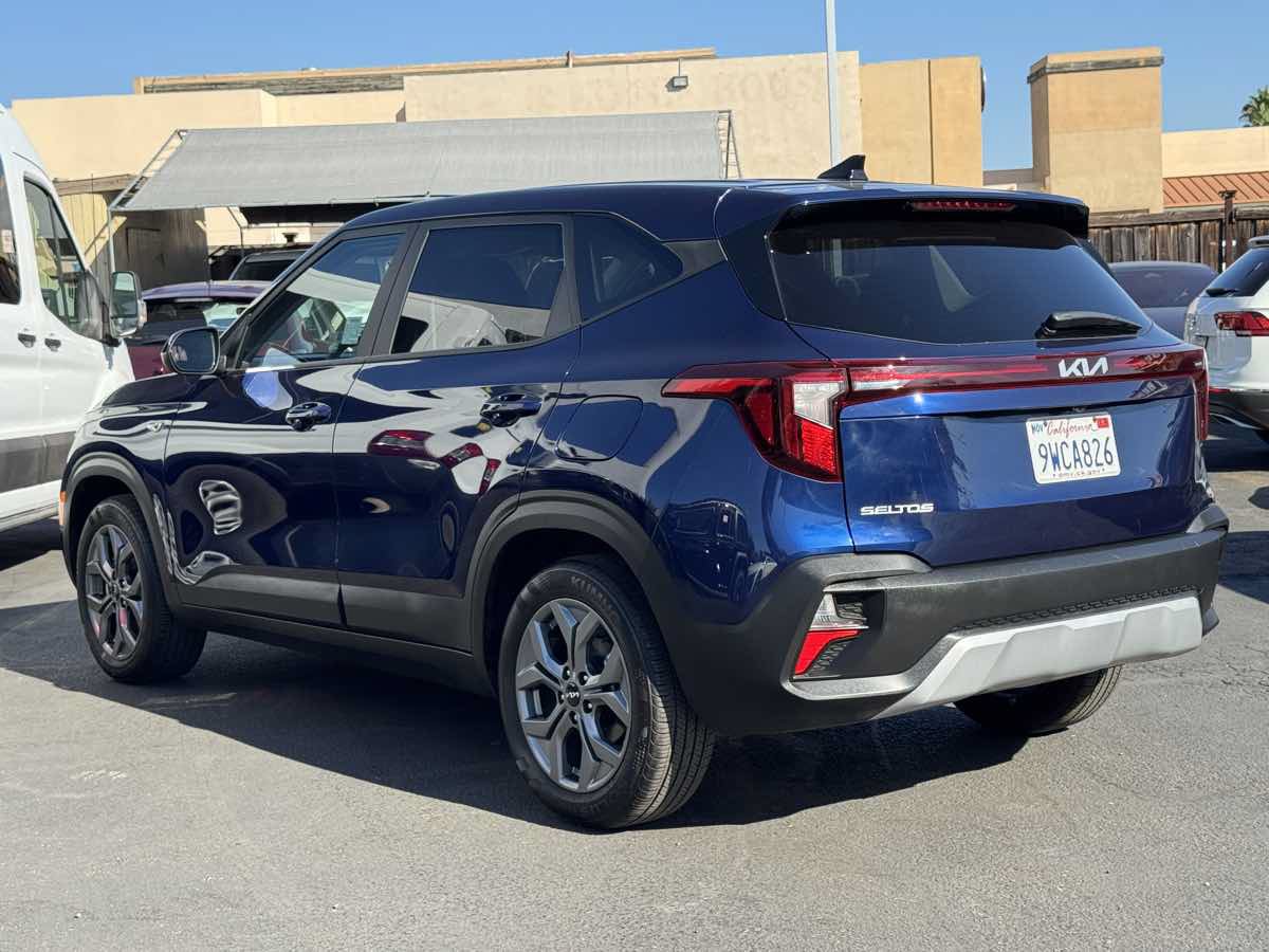 Used 2026 Kia Seltos LX FWD image 9