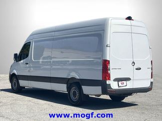 Used 2025 Mercedes-Benz Sprinter 2500 video 2