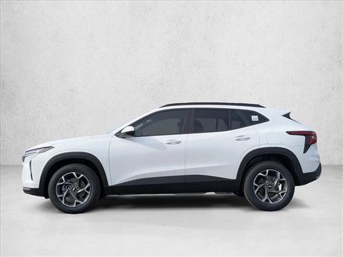 New 2026 Chevrolet Trax LT w/ Sunroof Package image 8