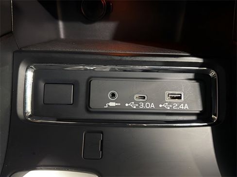 Used 2024 Subaru Ascent Premium w/ Convenience Package image 22