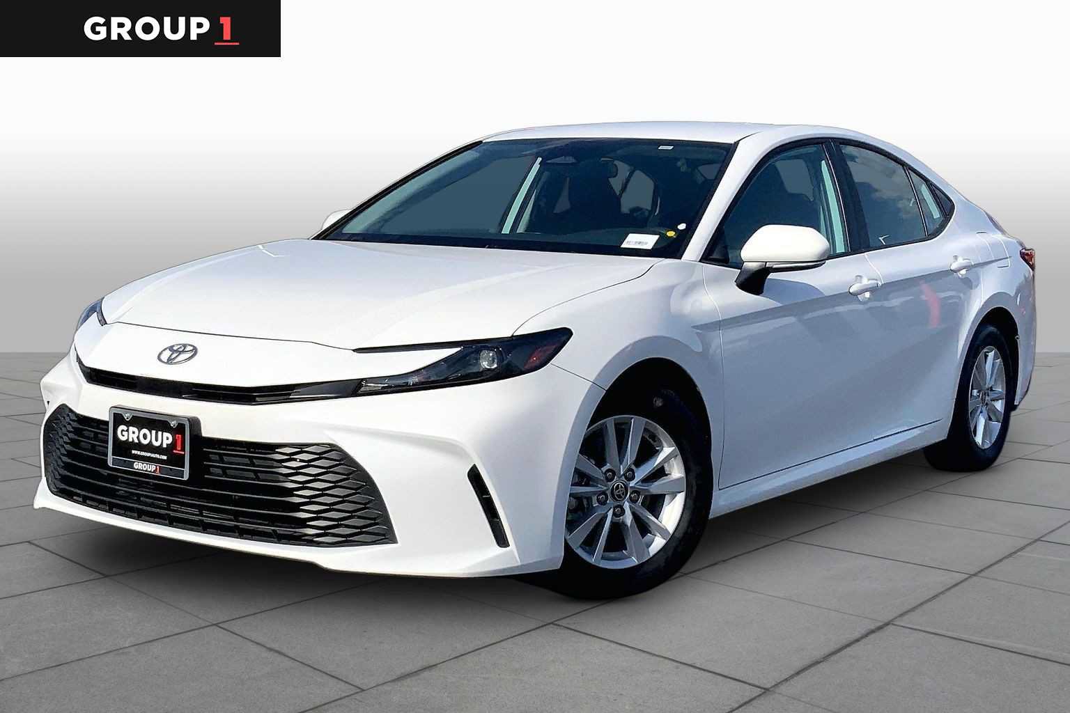 Used 2025 Toyota Camry LE FWD image 1