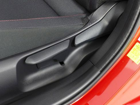 Used 2025 Toyota Prius Plug-In Hybrid image 22