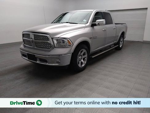 Used 2017 RAM 1500 Laramie RWD image 1