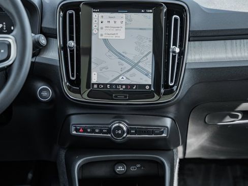 Certified 2023 Volvo XC40 B5 Plus w/ Driver Assist Package image 21