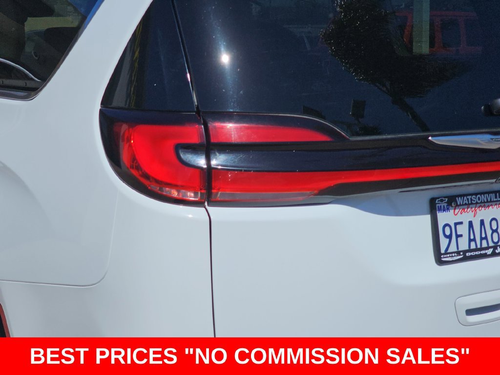 Used 2023 Chrysler Pacifica Limited FWD image 43