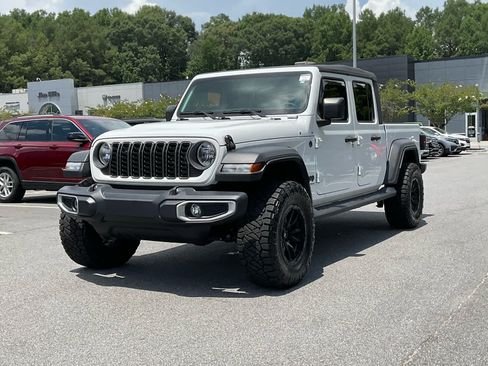 Used 2025 Jeep Gladiator Sport AWD/4WD image 1